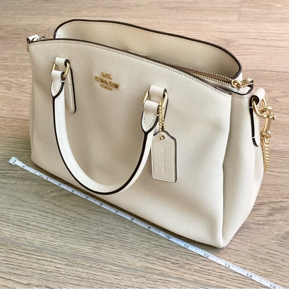 Coach - Picture 7 of 11